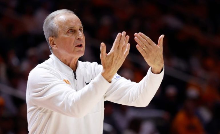  Rick Barnes jokes Tennessee players betting on games after Auburn win